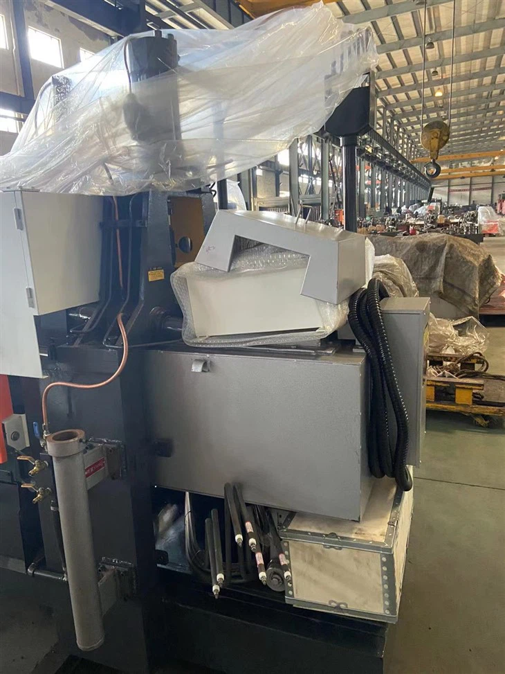 Metal Molding Machine